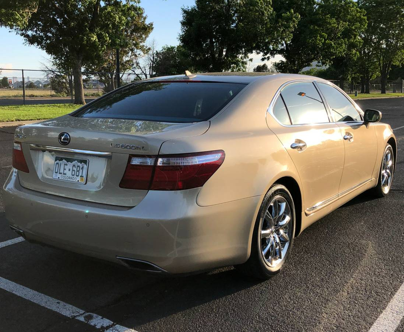 Illustration for article titled At $20,000, Could This 2008 Lexus LS600h L Hybrid Turn You Into A Limousine Liberal?